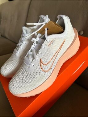 Nike Women's White and Peach Athletic Running Shoes